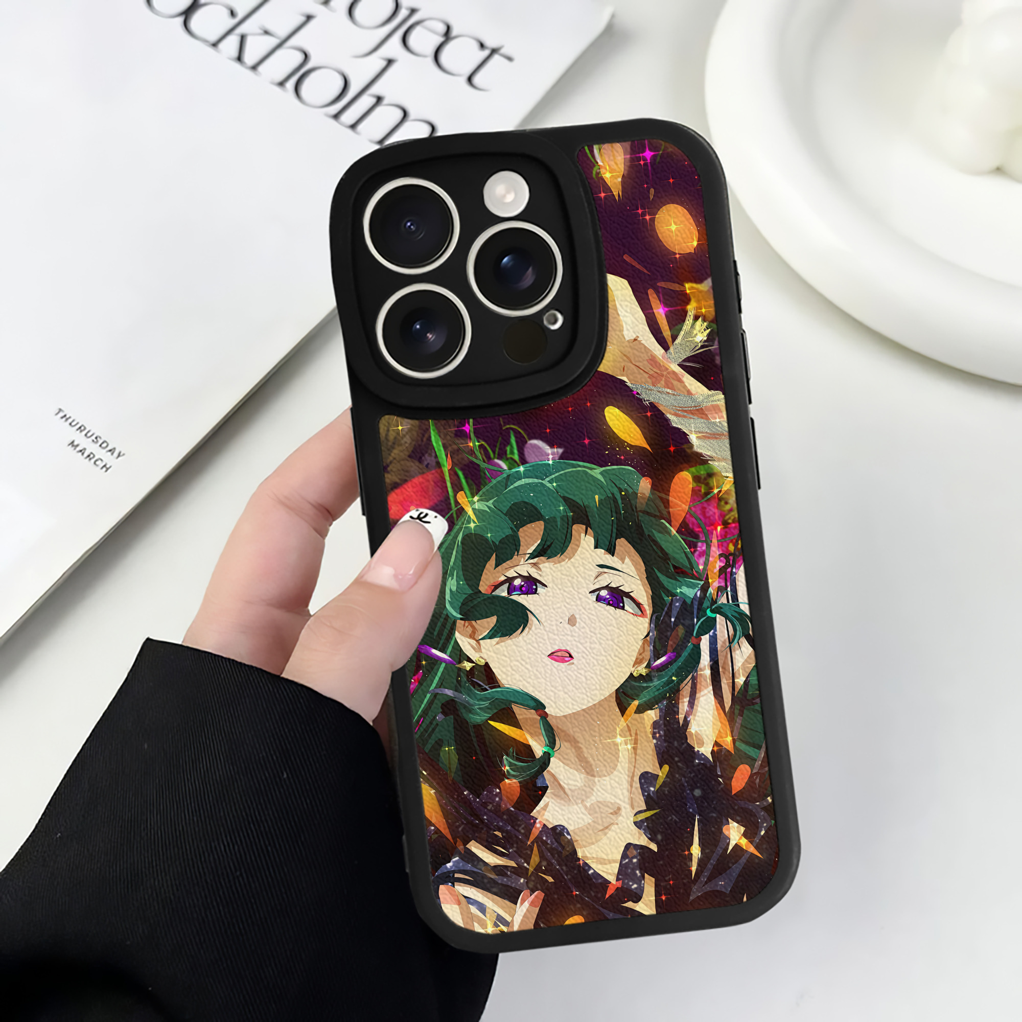 （画像用） 薬屋のひとりごと The Apothecary Diaries 【iPhone 16シリーズ対応】シリコンスマホケース（レザー調） 材質：シリコン